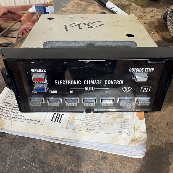 85 Cadillac Electronic Climate Control Module - Picture 1 of 1